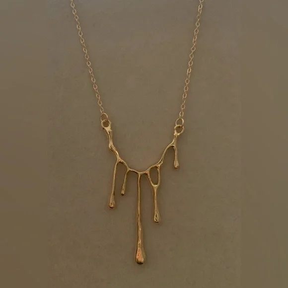 💛 Golden Lava Droplet Pendant Necklace - Picture 9 of 10